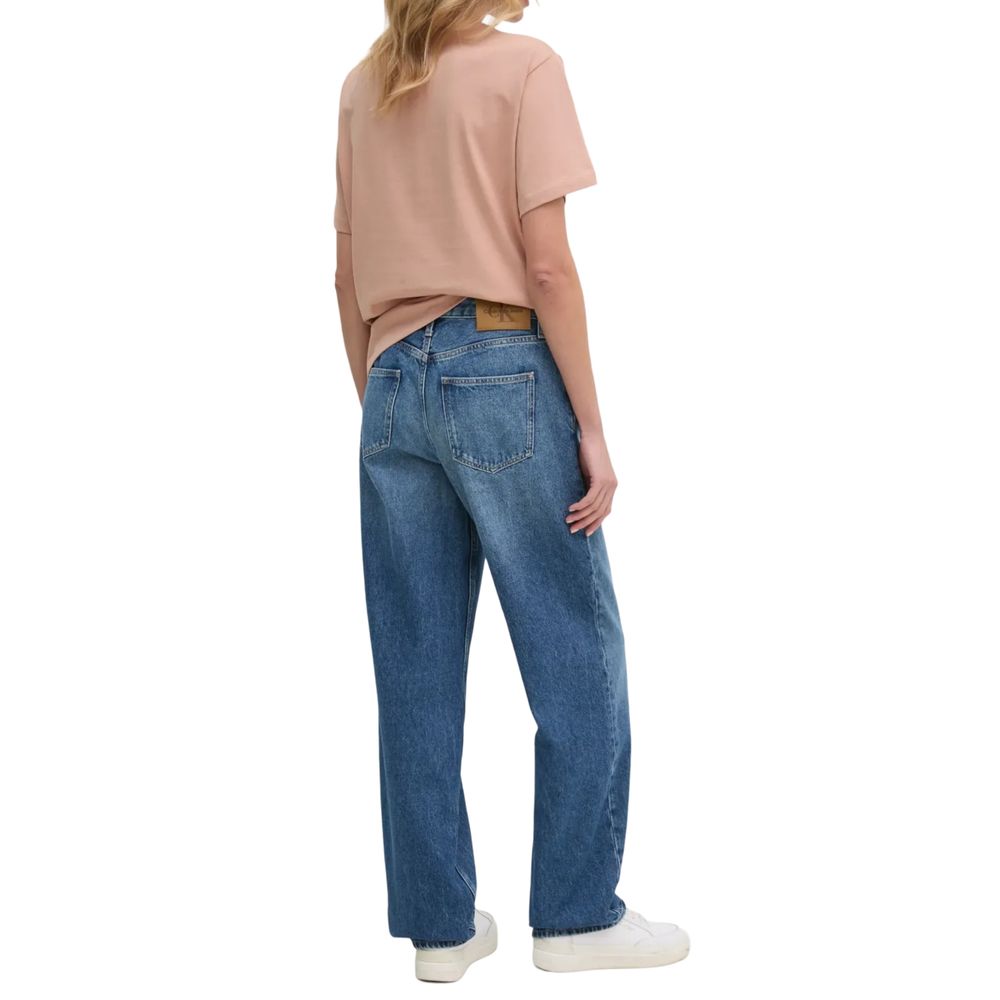 Jeans by Calvin Klein Jeans for women in denim cotton blue features an sophisticated and regular-fit & mom with a precise long, creating a sophisticated and sophisticated silhouette.