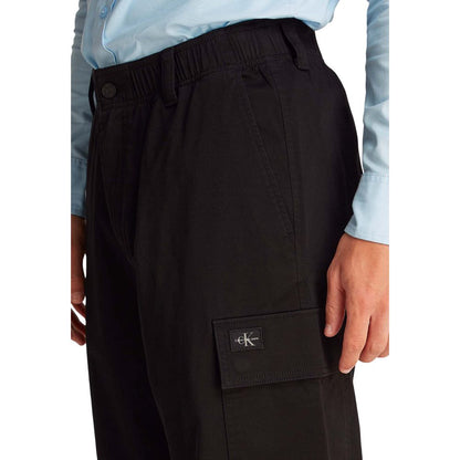 Cargo Pants by Calvin Klein Jeans for men in stretch cotton black features an stylish straight-leg & regular-fit with a long and , expertly finished with stylish utility detailing.