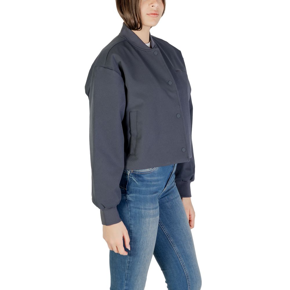Bomber Jacket by Calvin Klein Jeans for women in stretch polyester gray features an on trend silhouette, showcasing refined and a sophisticated for a truly on trend finish.