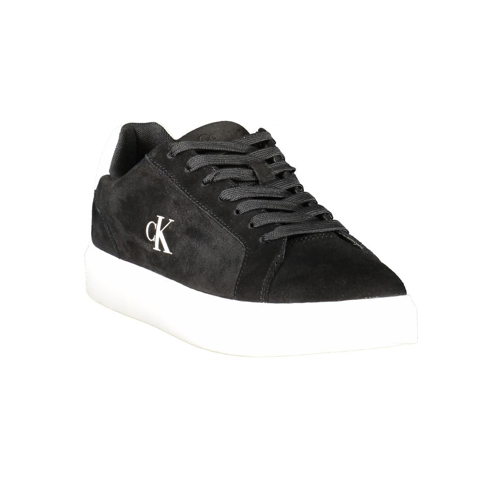 Sneakers by Calvin Klein for men in polyester polyethylene leather black & white presents a sumptuous silhouette, artfully capturing the essence of the Men's Low-Top Polyester Polyethylene Leather Sneakers with its sumptuous low-top style design.
