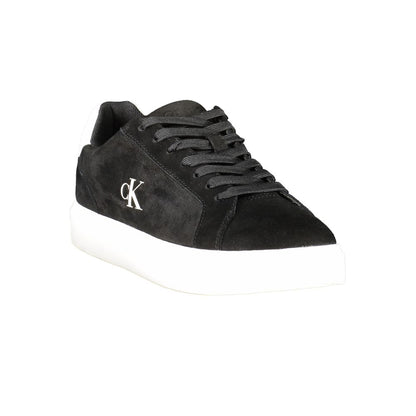 Sneakers by Calvin Klein for men in polyester polyethylene leather black & white presents a sumptuous silhouette, artfully capturing the essence of the Men's Low-Top Polyester Polyethylene Leather Sneakers with its sumptuous low-top style design.