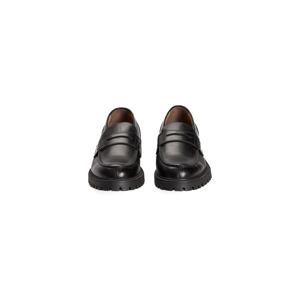 Moccasin Moccasins Loafer Loafers Slip-On Shoes by Roberto Pepe Luxury for men in calfskin black features an timeless silhouette, perfectly showcasing Men's Calfskin Moccasin Moccasins Loafer Loafers Slip-On Shoes with its distinct and elegant .