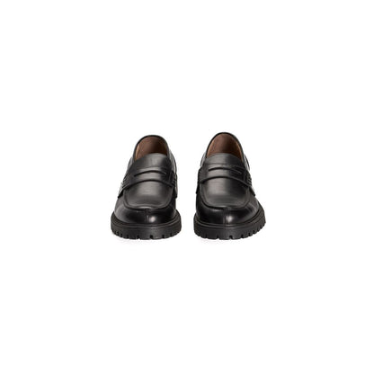 Moccasin Moccasins Loafer Loafers Slip-On Shoes by Roberto Pepe Luxury for men in calfskin black features an timeless silhouette, perfectly showcasing Men's Calfskin Moccasin Moccasins Loafer Loafers Slip-On Shoes with its distinct and elegant .