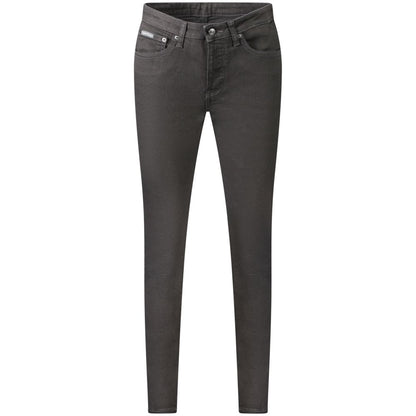 Jeans by Calvin Klein for women in denim cotton black features an sophisticated mid rise and slim with a precise long, creating a sophisticated and sophisticated silhouette.