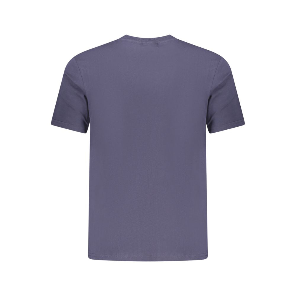 T-Shirt by Napapijri for men in cotton blue & print features an on trend silhouette, perfectly showcasing a on trend and crew neckline for an elevated aesthetic.