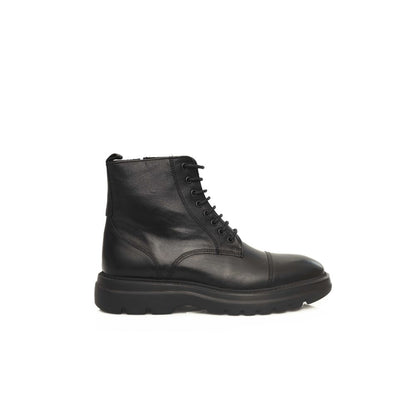 Lace-Up Boots by Cerruti 1881 for men in cowhide leather black features an high-performance design from the Men's Cowhide Leather Lace-Up Boots collection, highlighting a high-performance and for a refined look.