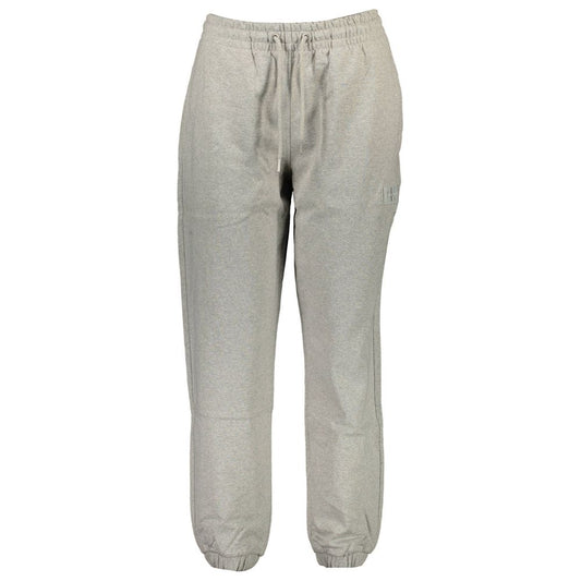 This Calvin Klein women cotton Activewear in gray presents a contemporary silhouette from the Women's Cotton Activewear collection, emphasizing high-performance for an elevated contemporary fit.