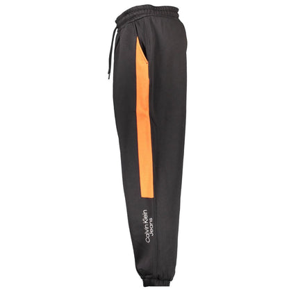 Pants by Calvin Klein for men in cotton black features a utilitarian with a utilitarian long and to create a sophisticated, premium look.
