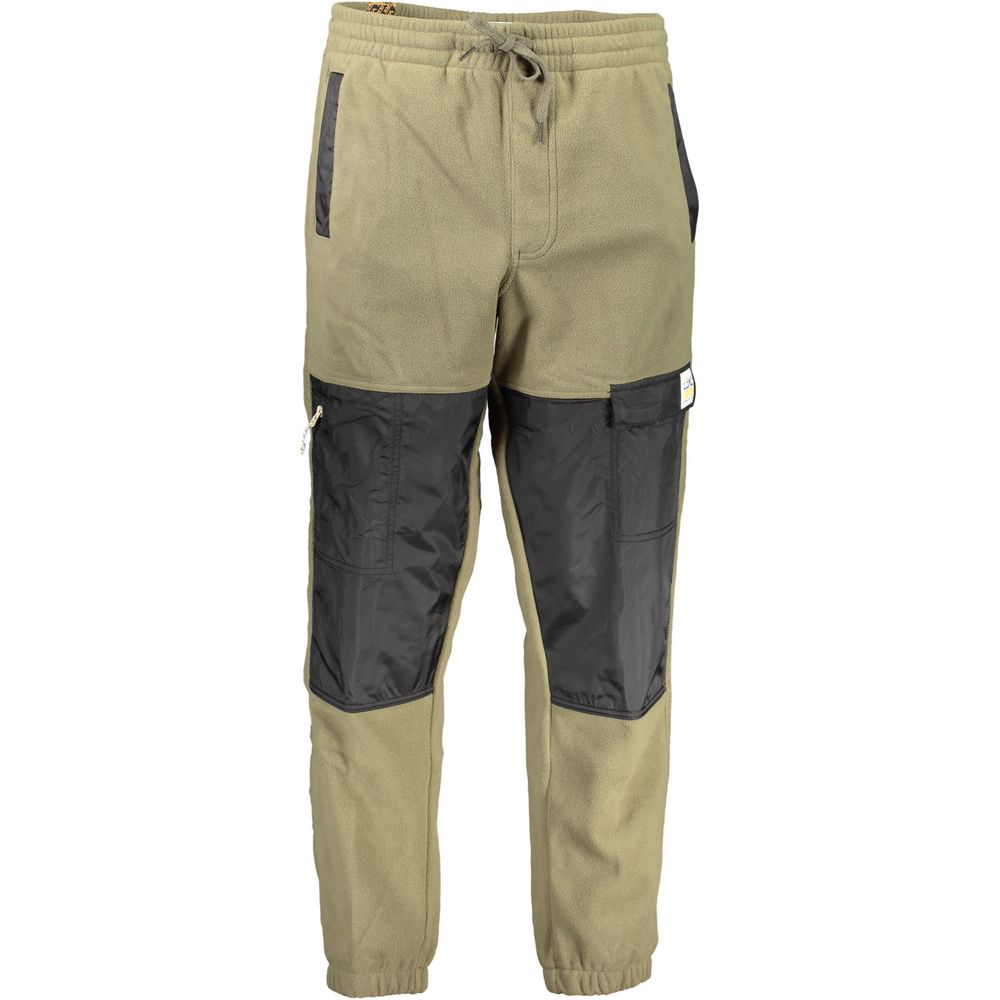 Activewear by Vans for men in polyester and green showcases a versatile silhouette as Men's Polyester Activewear, engineered with for optimal performance and style.