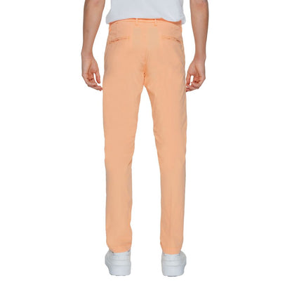 Chinos Pants by Borghese for men in linen & cotton orange features an utilitarian-chic silhouette, showcasing a utilitarian-chic with a long cut and for a refined look.
