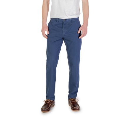 Trousers by Borghese for men in stretch cotton blue features a artisanal silhouette, showcasing a sophisticated skinny, relaxed-fit & slim with a long and for a artisanal finish.