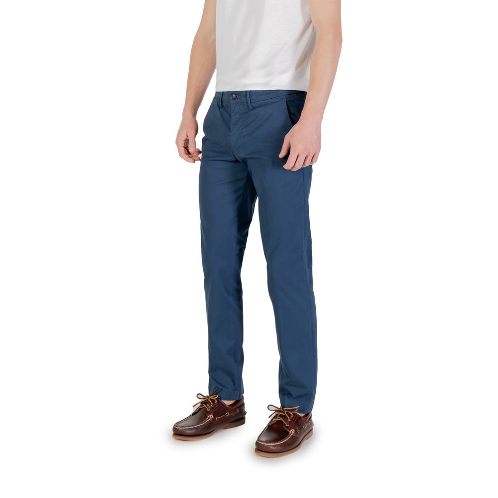 Trousers by Borghese for men in stretch cotton blue features a artisanal silhouette, showcasing a sophisticated tapered-leg, skinny & slim with a long and for a artisanal finish.