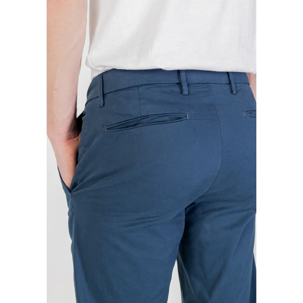 Trousers by Borghese for men in stretch cotton blue presents a perennial silhouette, meticulously tailored with a tapered-leg, skinny & slim cut, long finish, and an elegant .