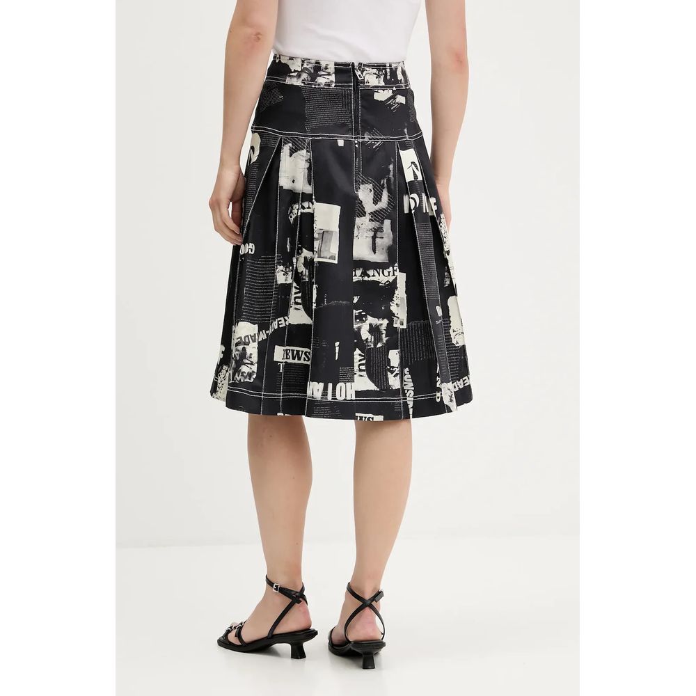 Skirt by Desigual for women in stretch cotton black features a contoured silhouette from the Essence Women's Stretch Cotton Skirt collection, characterized by its contoured midi for a contoured finish.