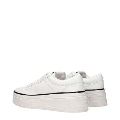 Sneakers by Jil Sander for women in leather white features a chic design, perfectly showcasing the chic fashion style of this Women's Fashion Leather Sneakers.