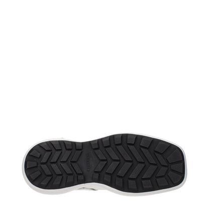 Flat Loafer Slip-On Lace-Up Shoes by Jil Sander for women in leather white features an dynamic silhouette from the Women's Leather Flat Loafer Slip-On Lace-Up Shoes collection, defined by a dynamic and flat for a dynamic look.