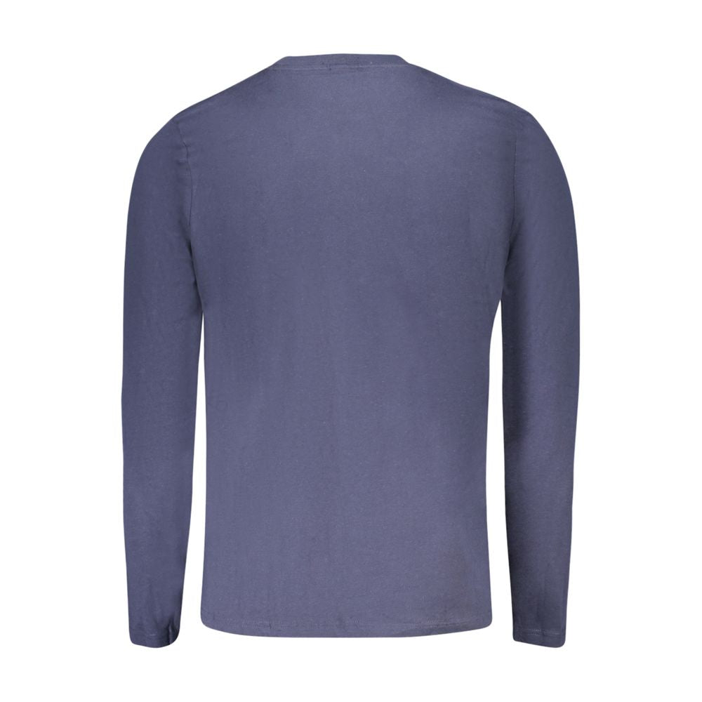 T-Shirt by North Sails for men in cotton blue features an on trend silhouette, perfectly showcasing a on trend and crew neckline for an elevated aesthetic.