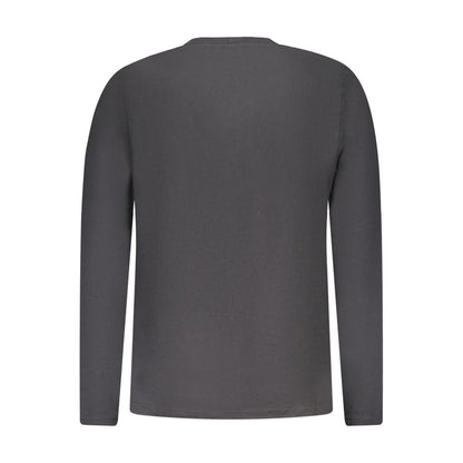 T-Shirt by North Sails for men in cotton black features an on trend silhouette, perfectly showcasing a on trend and crew neckline for an elevated aesthetic.