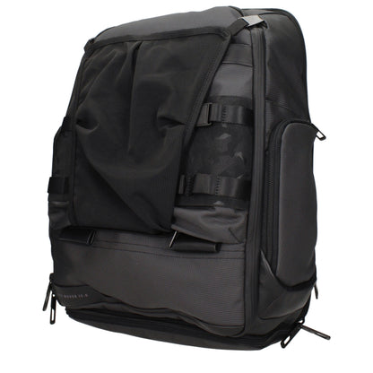 Backpack by Piquadro for men in fabric gray features an stately silhouette from the Fabric Backpack range, with a secure , ample , and versatile backpack-strap & adjustable-strap.