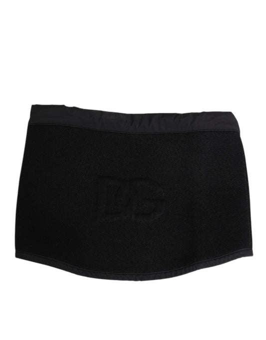 Scarf by Dolce & Gabbana for men in polyamide polypropylene wool & lace black & signature showcases a warm silhouette from the Polyamide Polypropylene Wool & Lace Stole Scarf collection, offering a warm drape that exudes sophisticated luxury.