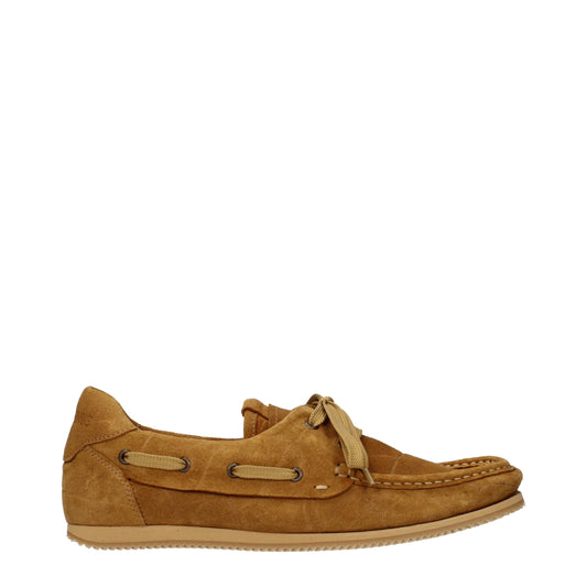This Loafer Slip-On Shoes by Jacquemus for men in suede leather brown features an exquisite silhouette from the Men's Suede Leather Loafer Slip-On Shoes collection, defined by a sophisticated and elegant .
