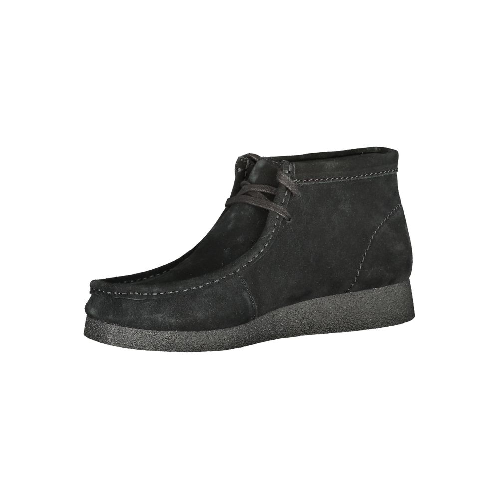 Lace-Up Boots by Clarks for men in polyester polyurethane suede leather black features an high-performance silhouette, showcasing the sophisticated design of the Men's Polyester Polyurethane Suede Leather Lace-Up Boots with a and a refined .