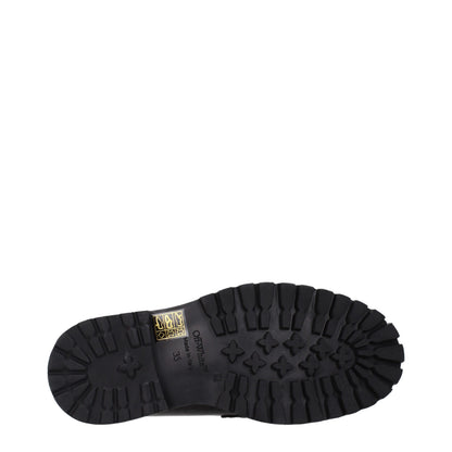 Flat Loafer Slip-On Shoes by Off-White for women in leather black & white features an dynamic silhouette from the Women's Leather Flat Loafer Slip-On Shoes collection, defined by a dynamic and flat for a dynamic look.