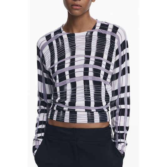 Sweatshirt by Desigual for women in polyamide viscose white features an enviable silhouette, showcasing a premium long-sleeve and refined crew neckline for a truly enviable finish.