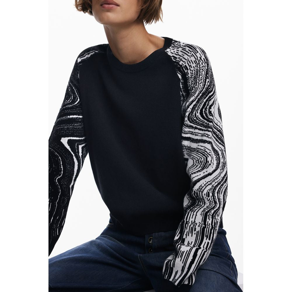 Sweatshirt by Desigual for women in polyamide polyester viscose black features an magnificent silhouette, showcasing a sophisticated and detail for a truly magnificent finish.