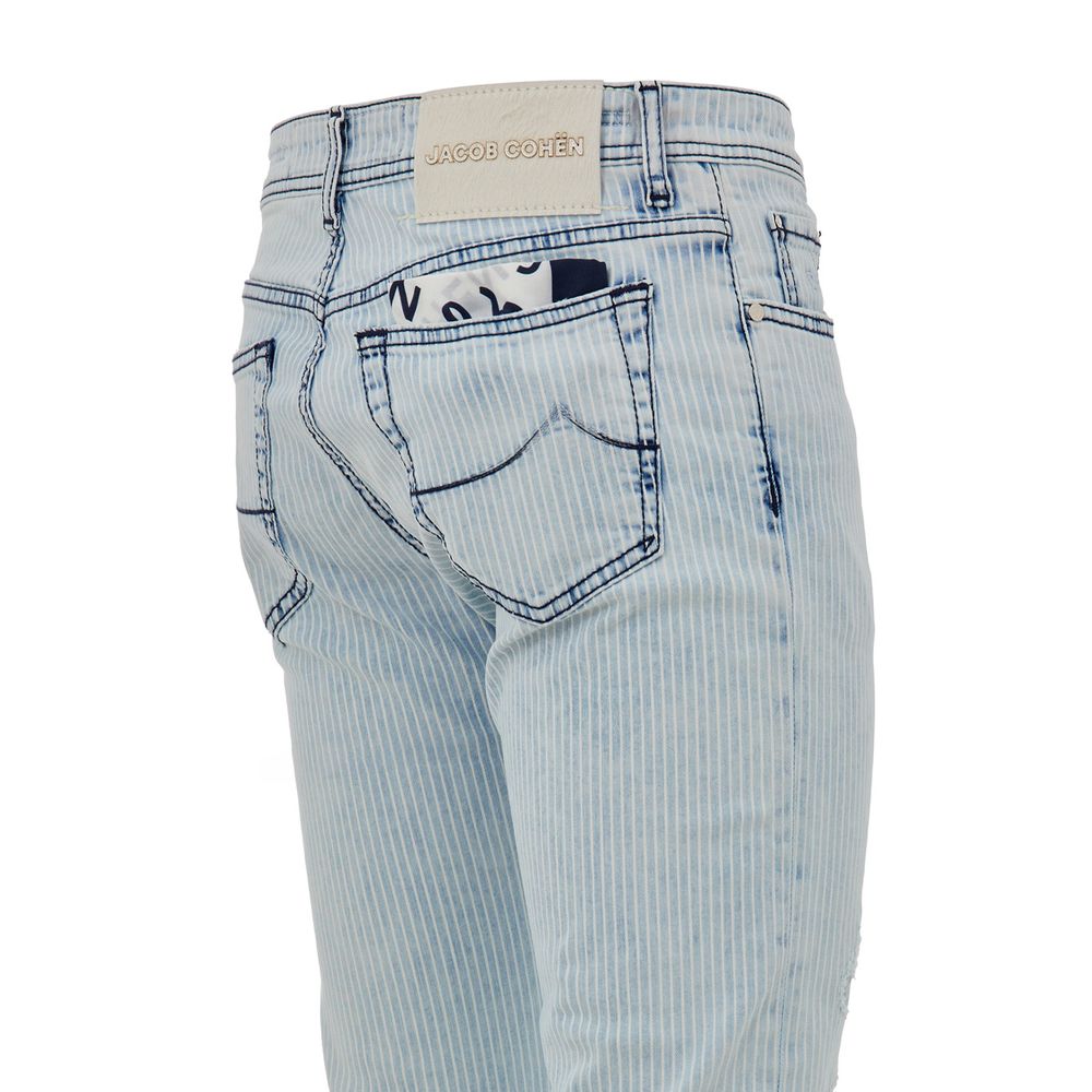 Jeans by Jacob Cohen for men in stretch denim cotton azzurro features a refined silhouette with a refined skinny, regular-fit & slim, defined by a and a refined for a refined finish.