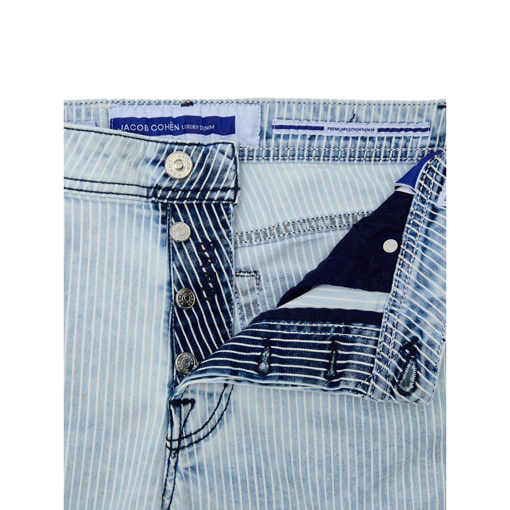 Jeans by Jacob Cohen for men in stretch denim cotton azzurro features an sartorial skinny, regular-fit & slim and with a cut for a sartorial finish.