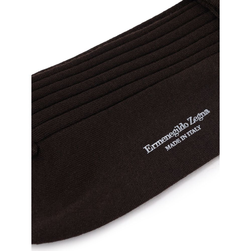 Socks by ZEGNA for men in merino wool brown presents a perennial silhouette, artfully capturing the refined essence of the perennial Men's Merino Wool Socks design with a perennial finish.