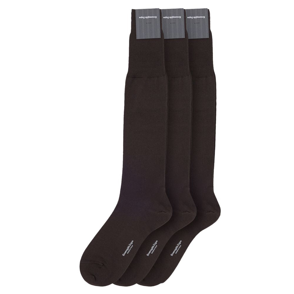 Socks by ZEGNA for men in merino wool brown features a contemporary knit construction, showcasing the sophisticated design of this Men's Merino Wool Socks with its contemporary finish.