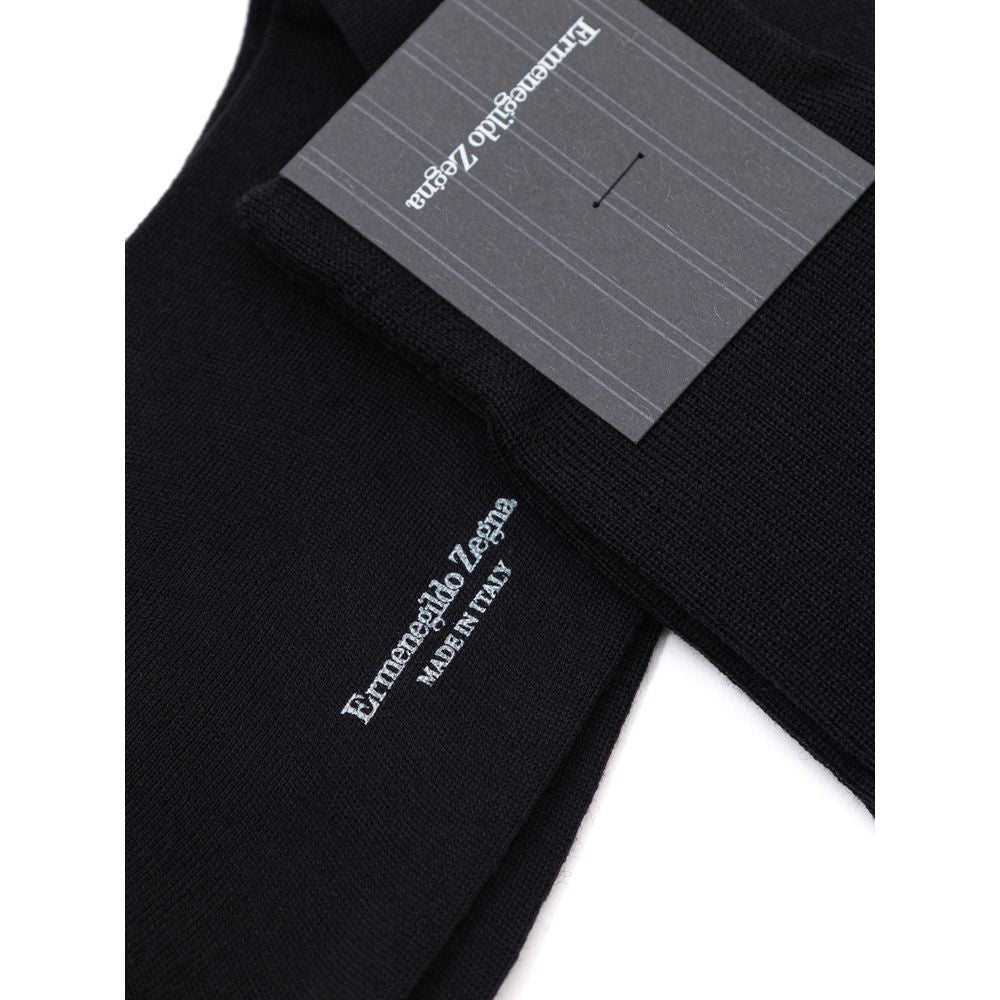 Socks by ZEGNA for men in merino wool black features a snug silhouette, artfully capturing the essence of the snug Men's Merino Wool Socks design for a sophisticated look.