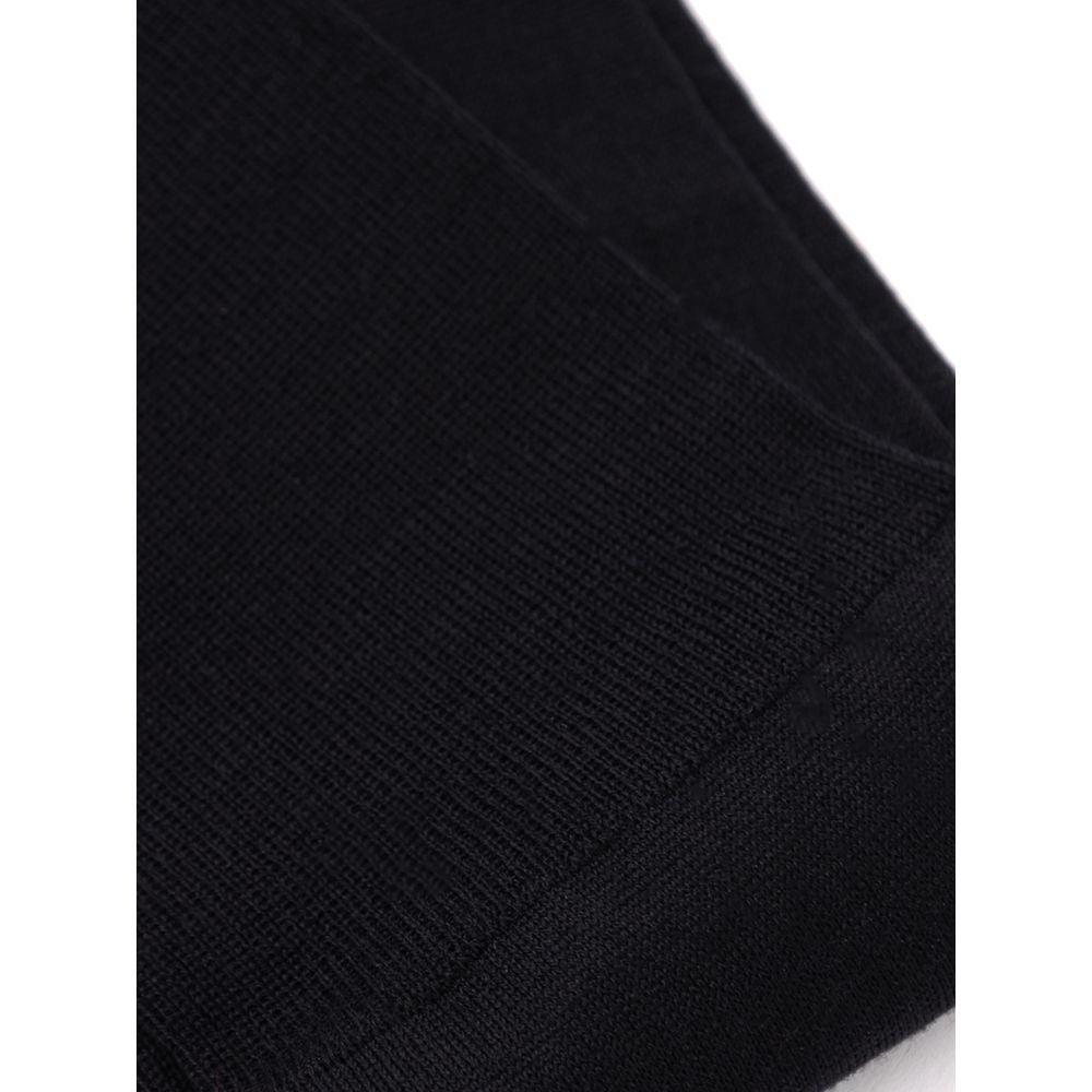 Socks by ZEGNA for men in merino wool black features an utilitarian chic finish from the Men's Merino Wool Socks collection, offering an utilitarian chic fit that ensures sophisticated comfort.