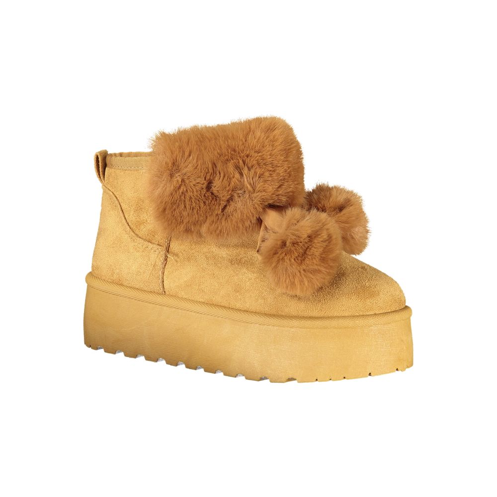 Wedge Ankle Boots by Laura Biagiotti for women in polyester polyethylene fur brown features an high-performance design from the Women's Polyester Polyethylene Fur Wedge Ankle Boots collection, highlighting a high-performance wedge and for a refined look.