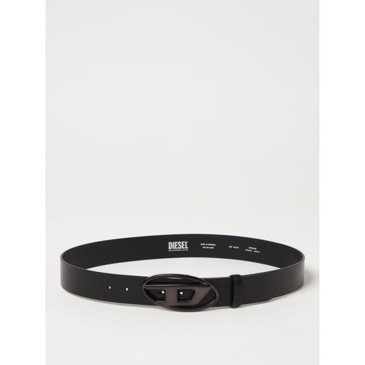 Belt by Diesel for men in leather black features a versatile silhouette, artfully showcasing the versatile design of the Leather Belt for a sophisticated, premium finish.