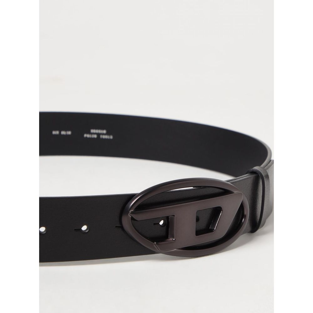 Belt by Diesel for men in leather black presents a artisanal silhouette from the Leather Belt collection, showcasing an artisanal design and refined craftsmanship for a artisanal look.