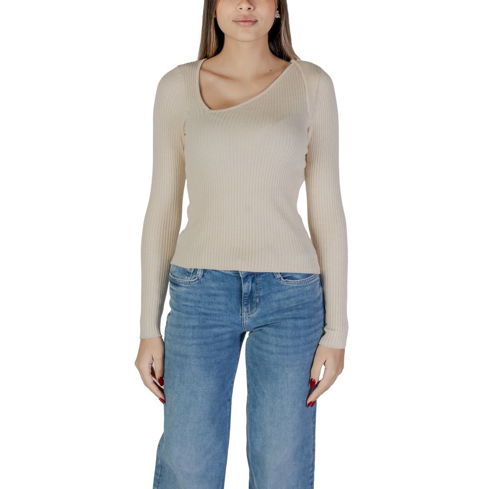 Sweatshirt by Vila Clothes for women in nylon & viscose cream features an enviable silhouette, showcasing a premium and refined for a truly enviable finish.