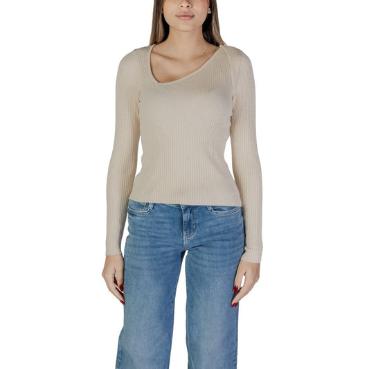 Sweatshirt by Vila Clothes for women in nylon & viscose cream features an enviable silhouette, showcasing a premium and refined for a truly enviable finish.