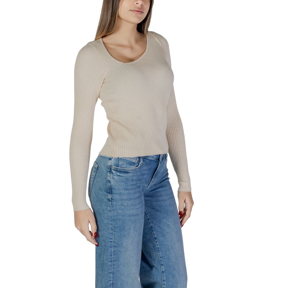 Sweatshirt by Vila Clothes for women in nylon & viscose cream features an magnificent silhouette, showcasing a sophisticated and detail for a truly magnificent finish.