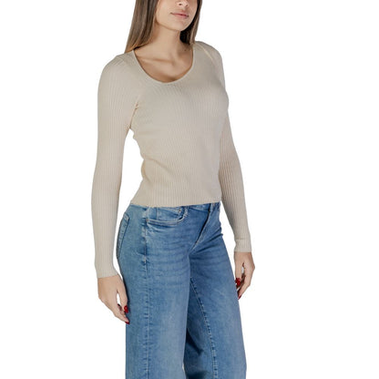 Sweatshirt by Vila Clothes for women in nylon & viscose cream features an magnificent silhouette, showcasing a sophisticated and detail for a truly magnificent finish.