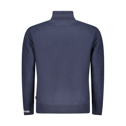 This Sweater by Pepe Jeans for men in cashmere cotton blend blue presents a understated silhouette, featuring a sophisticated and for a understated finish.