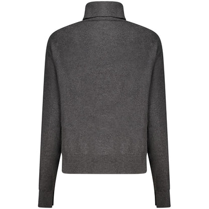 This Sweater by Pepe Jeans for women in cashmere wool blend black presents a understated silhouette, featuring a sophisticated and for a understated finish.