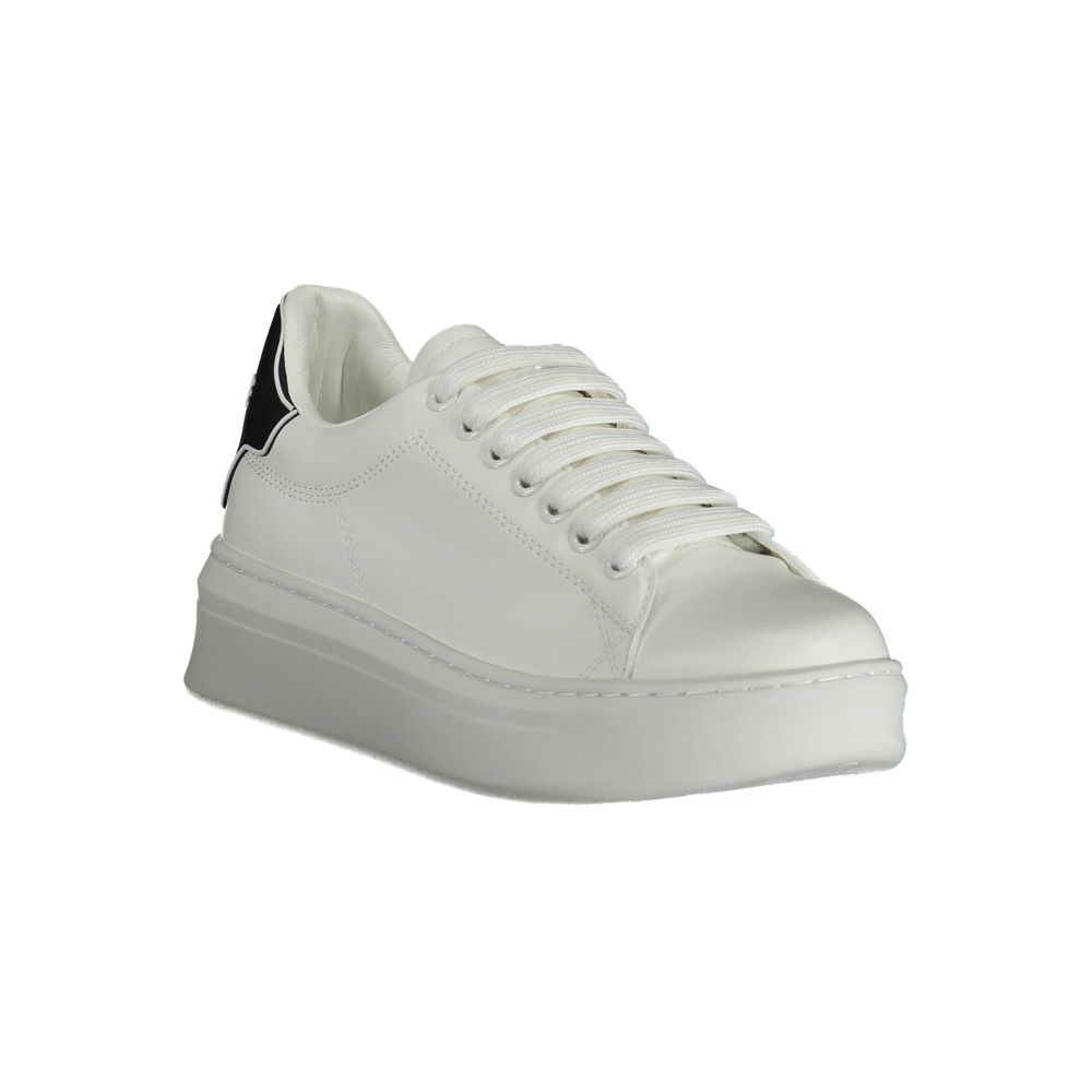 Sneakers by Gaelle Paris for women in polyethylene white presents a sumptuous silhouette, artfully capturing the essence of the Women's Low-Top Polyethylene Sneakers with its sumptuous low-top style design.