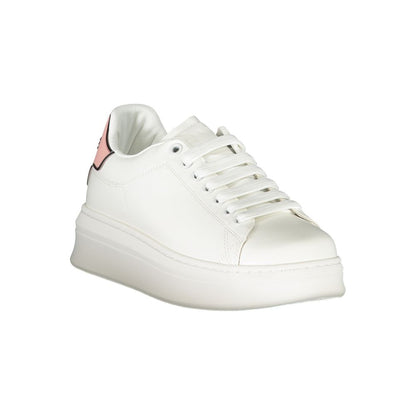 Sneakers by Gaelle Paris for women in polyethylene pink features an sumptuous design from the Women's Athletic Polyethylene Sneakers collection, highlighting a sumptuous athletic style for a premium, high-fashion look.