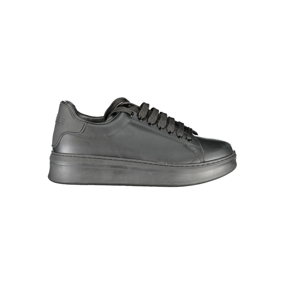 Sneakers by Gaelle Paris for men in polyethylene black presents a sumptuous silhouette, artfully capturing the essence of the Men's Low-Top Polyethylene Sneakers with its sumptuous low-top style design.