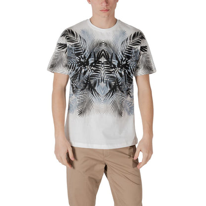 T-Shirt by Antony Morato for men in cotton white showcases a fashionable silhouette, elegantly detailed with a fashionable and for a sophisticated, high-fashion look.
