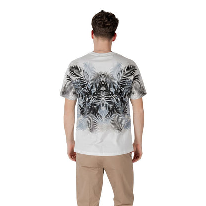 T-Shirt by Antony Morato for men in cotton white showcases a dramatic silhouette, elegantly detailed with a dramatic and for a truly dramatic finish.
