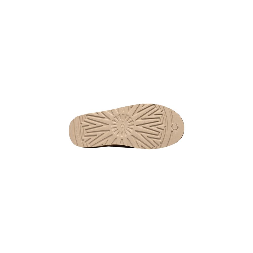 Clogs Slippers Flat Shoes by UGG for men in suede leather beige showcases a stalwart silhouette, artfully capturing Men's Suede Leather Clogs Slippers Flat Shoes through its distinctive and elegant .